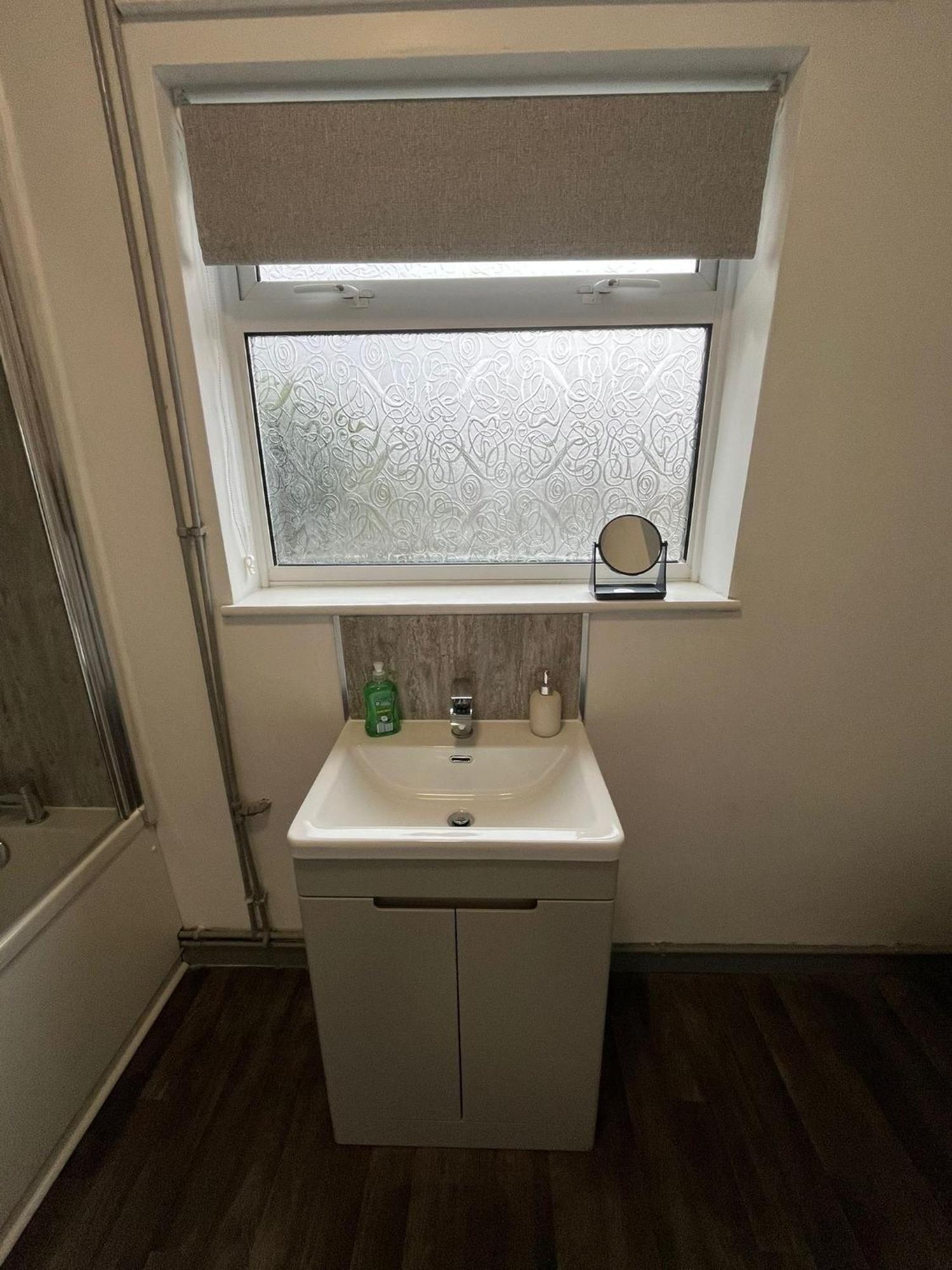 Spacious Sydney - Tv In Every Bedroom! * Swansea
