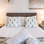 Spacious Sydney - Tv In Every Bedroom!